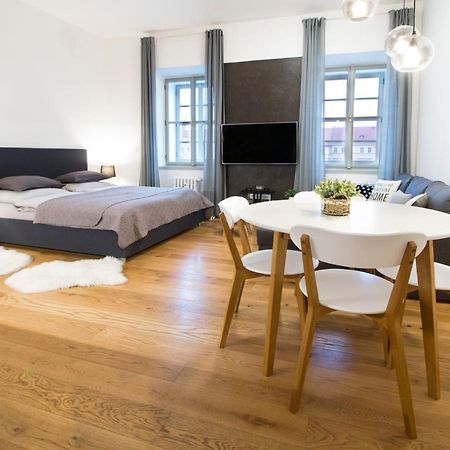 Апартаменты U Zlate Hvezdy Apartman Rizal Литомержице Экстерьер фото
