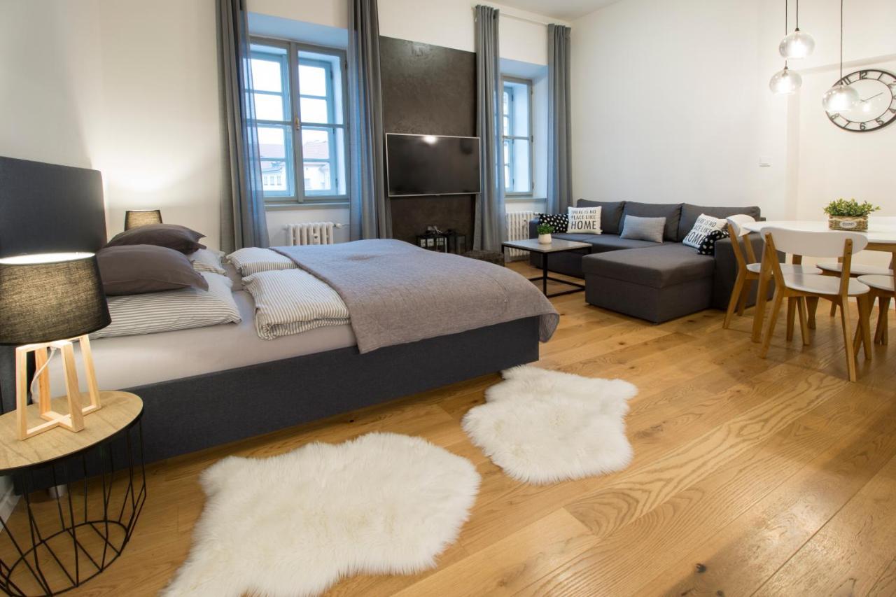 Апартаменты U Zlate Hvezdy Apartman Rizal Литомержице Экстерьер фото