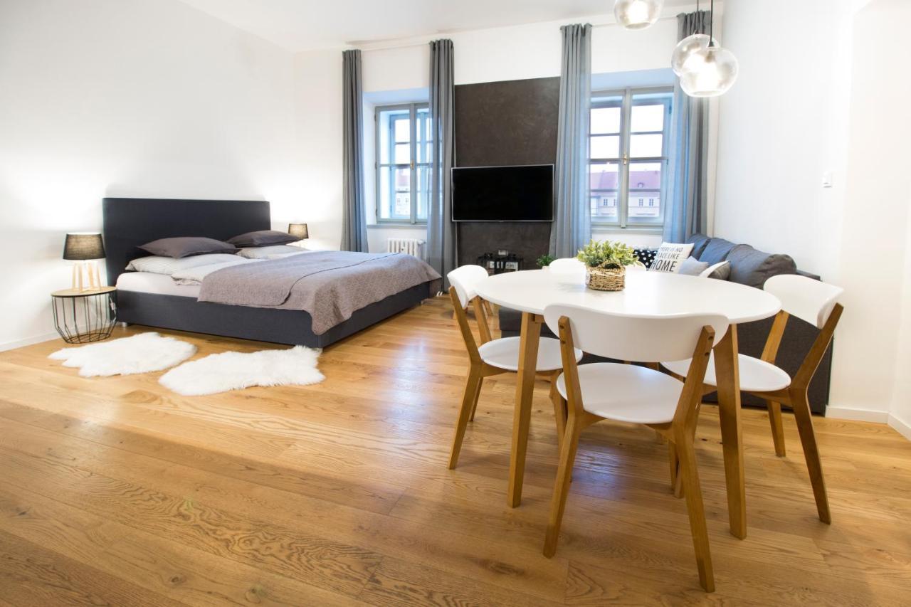 Апартаменты U Zlate Hvezdy Apartman Rizal Литомержице Экстерьер фото